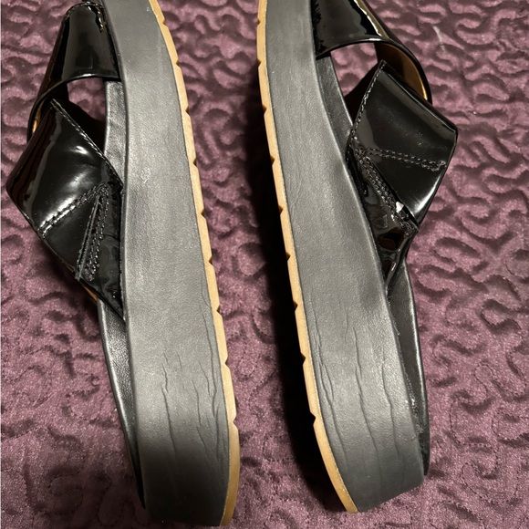 UGG women’s sandals - Picture 5 of 7